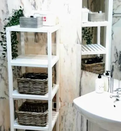 Atico Con Terraza, Plaza America アパート *